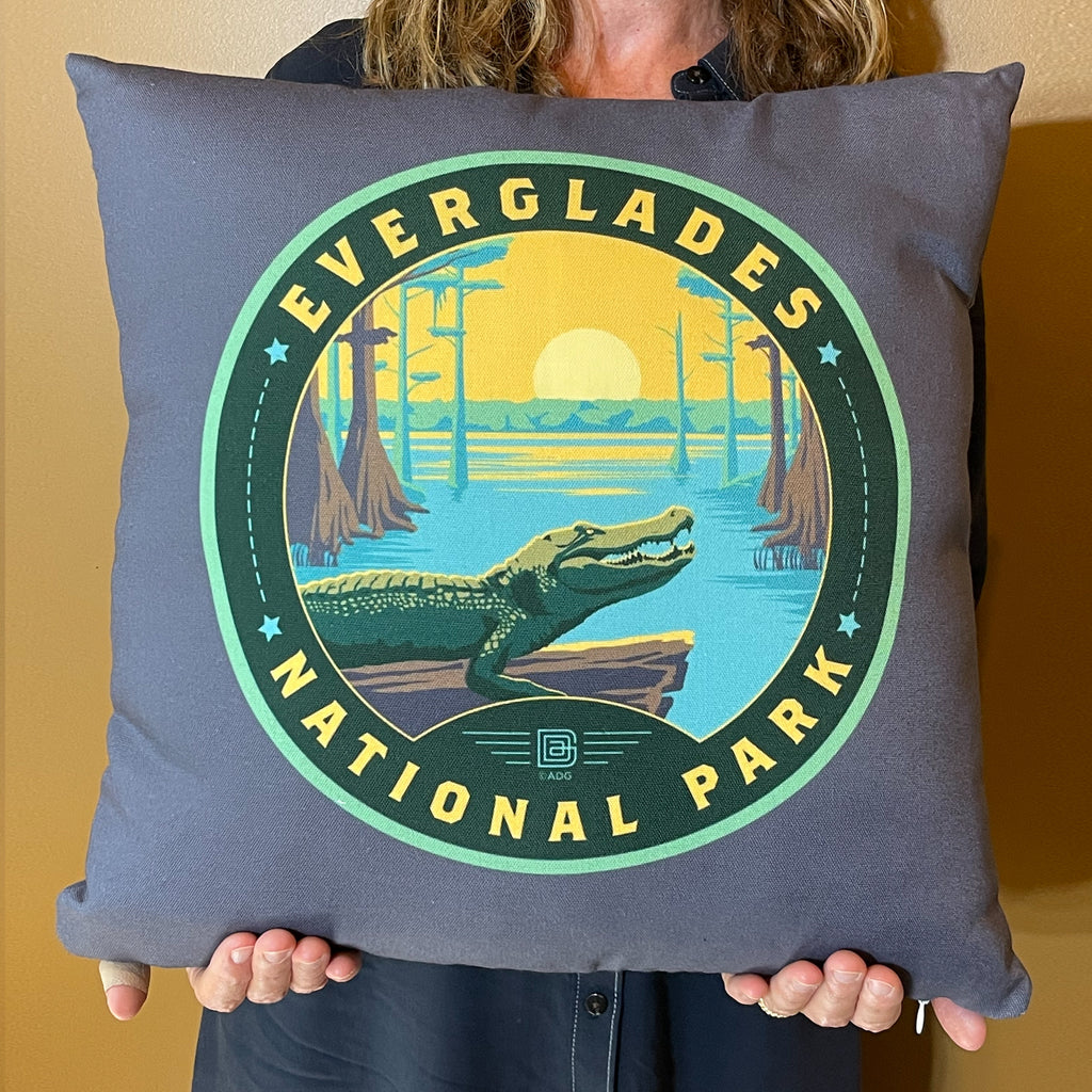 18"x18" Throw Pillow: Emblem of Everglades National Park