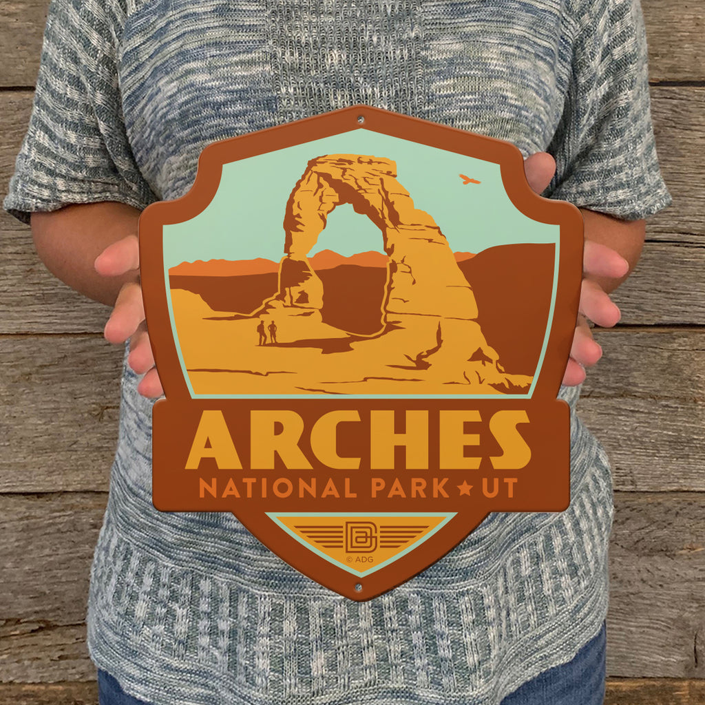 Metal Emblem Sign: NP Arches National Park